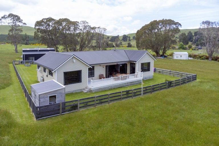 Photo of property in 736 Tukairangi Road, Kinloch, Taupo, 3385