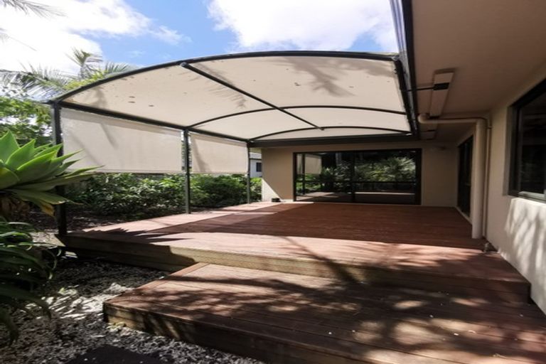 Photo of property in 58 Hogarth Rise, West Harbour, Auckland, 0618