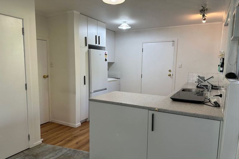 Photo of property in 11 Roberts Road, Glenfield, Auckland, 0629