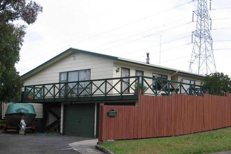 Photo of property in 2 Taitapu Street, Massey, Auckland, 0614