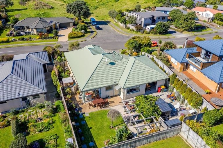 Photo of property in 16 Barrett Drive, Waikanae Beach, Waikanae, 5036