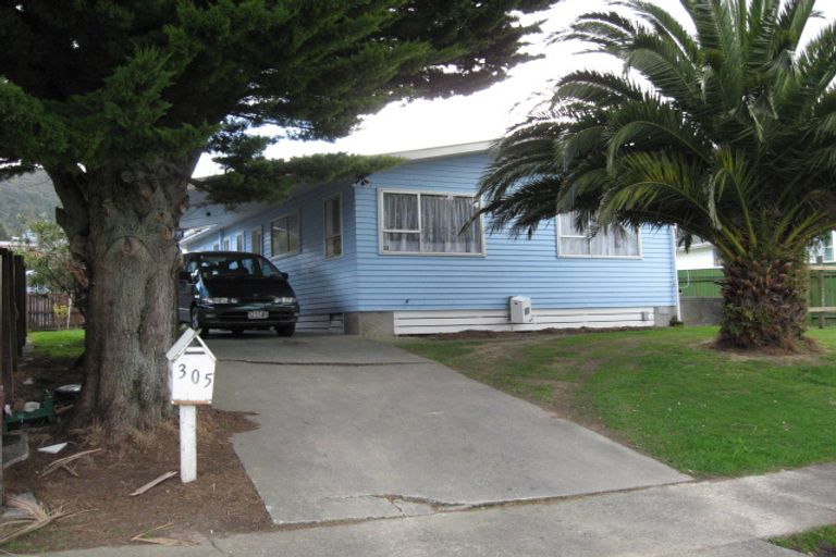 Photo of property in 305 Wellington Road, Wainuiomata, Lower Hutt, 5014