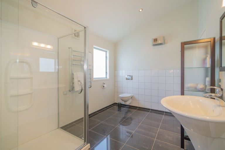 Photo of property in 17 Hahei Beach Road, Hahei, Whitianga, 3591