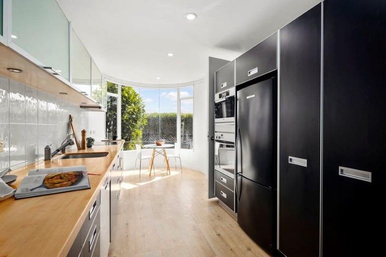 Photo of property in 18-27 Lawson Place, Mount Victoria, Wellington, 6011