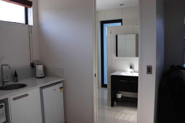 Photo of property in 27 Jervois Road, Jervoistown, Napier, 4112