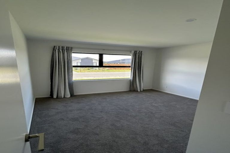 Photo of property in 12 Beckford Way, Rolleston, 7614