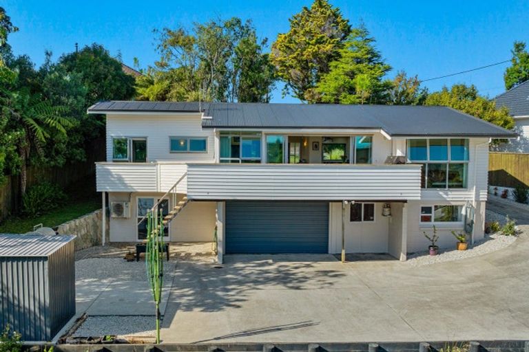 Photo of property in 11 Springbank Lane, Te Atatu Peninsula, Auckland, 0610