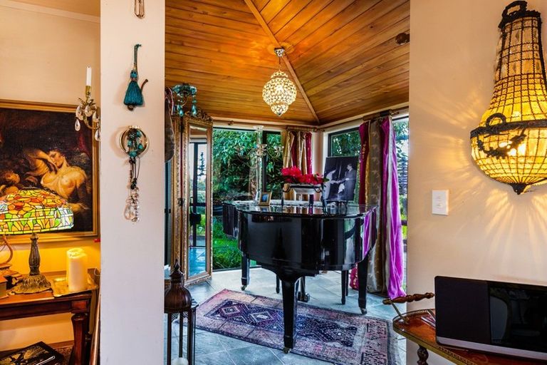 Photo of property in 71 Gillespie Place, Acacia Bay, Taupo, 3385