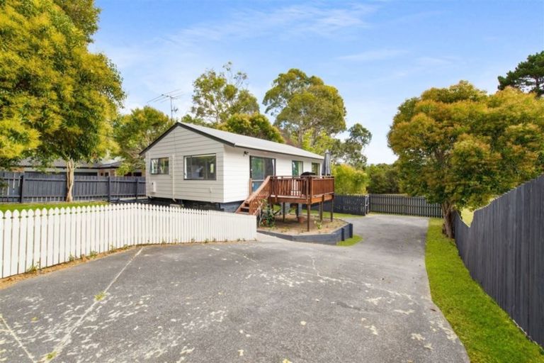 Photo of property in 2/123 Millbrook Road, Sunnyvale, Auckland, 0612