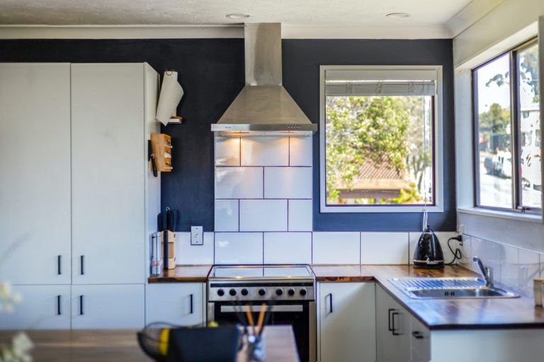 Photo of property in 76 Omapere Street, Whitby, Porirua, 5024