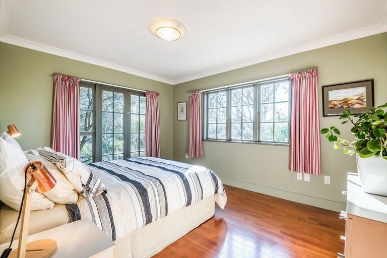 Photo of property in 10a Cassino Street, Bayswater, Auckland, 0622