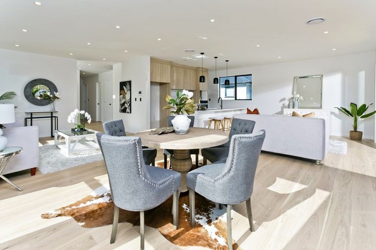 Photo of property in 2 Fender Place, Long Bay, Auckland, 0630