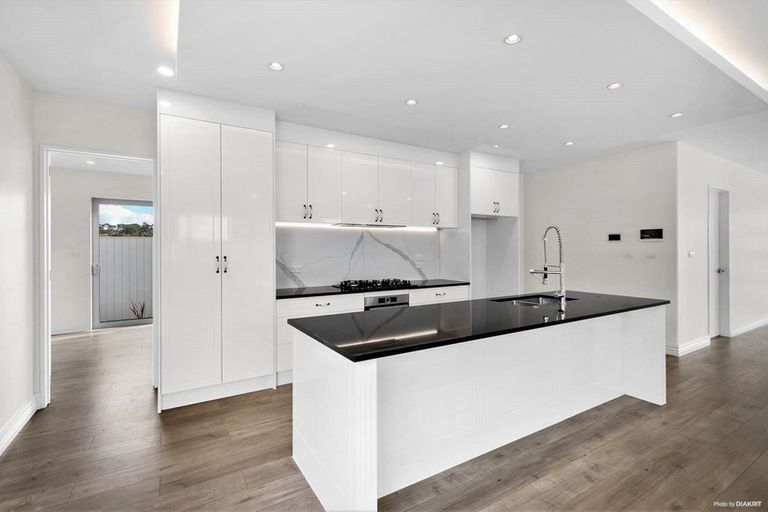 Photo of property in 15 Bight Road, Long Bay, Auckland, 0630