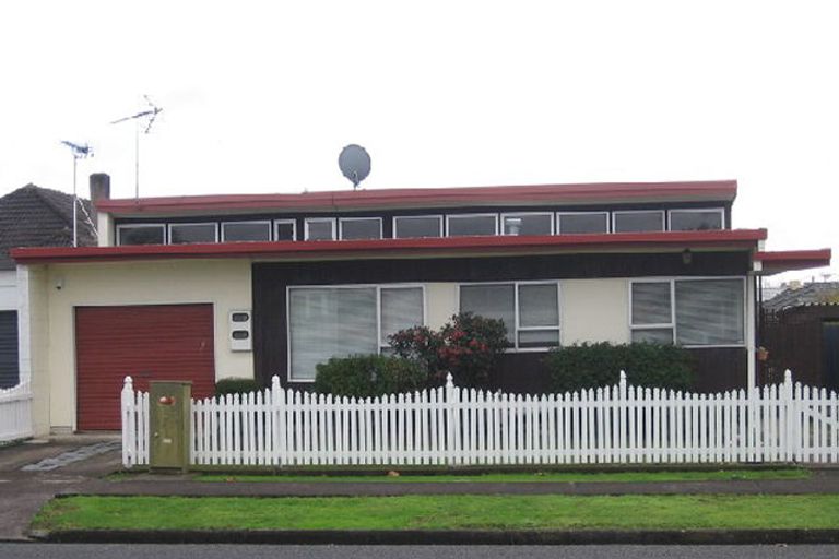 Photo of property in 2 Kautami Avenue, Papatoetoe, Auckland, 2025