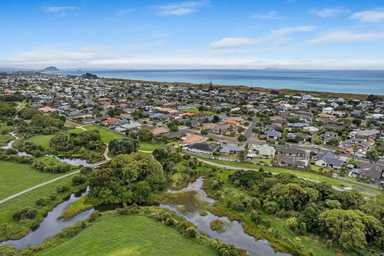Photo of property in 2 Carrington Drive, Papamoa Beach, Papamoa, 3118