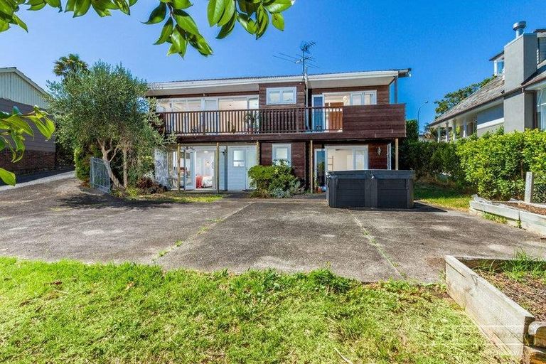 Photo of property in 308 Hurstmere Road, Takapuna, Auckland, 0622