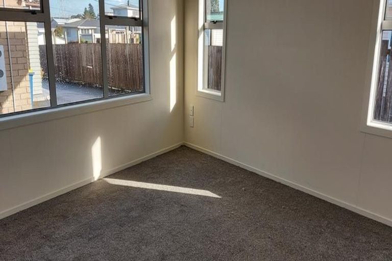 Photo of property in 33a Titoki Street, Te Atatu Peninsula, Auckland, 0610