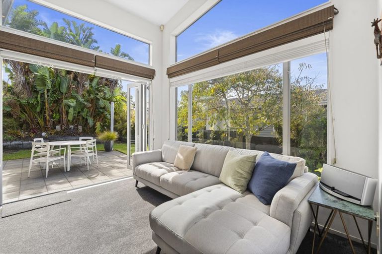 Photo of property in 60 Chesterfield Way, Orewa, 0931