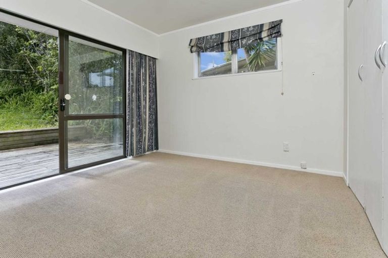 Photo of property in 7 Heather Place, Sunnynook, Auckland, 0620