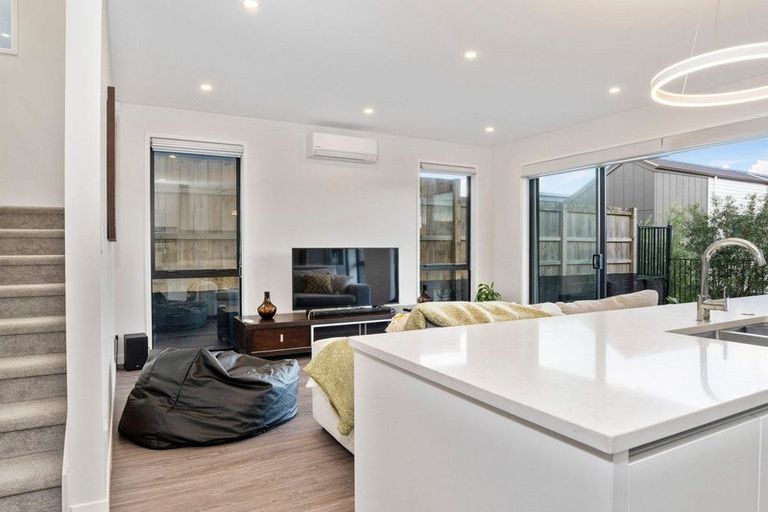 Photo of property in 10 Kea Road, Silverdale, 0932