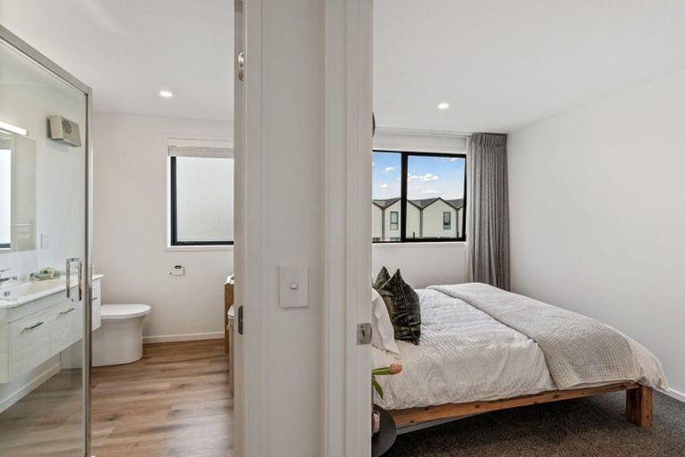 Photo of property in 31 Cessna Crescent, Mangere, Auckland, 2022