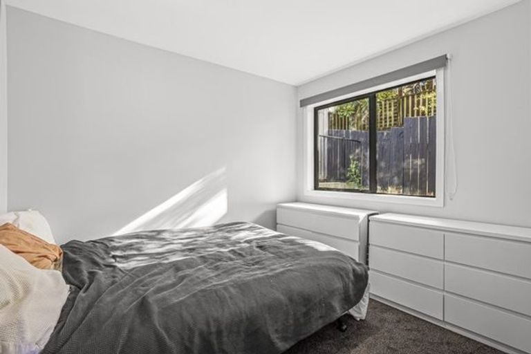 Photo of property in 61a Gledstane Road, Stanmore Bay, Whangaparaoa, 0932