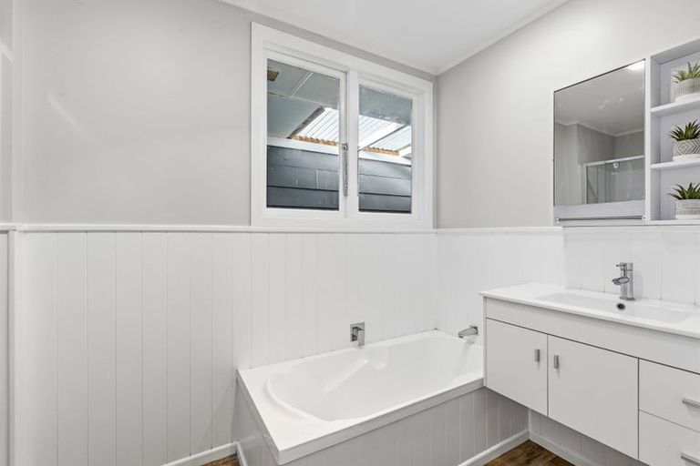 Photo of property in 1 Jordan Place, Tirau, 3410