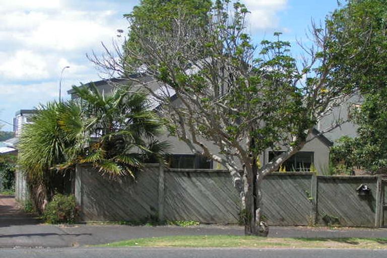 Photo of property in 29a Princes Street, Northcote Point, Auckland, 0627