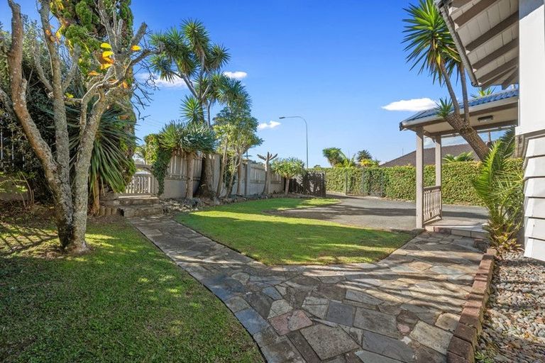 Photo of property in 1/305 Lake Road, Hauraki, Auckland, 0622