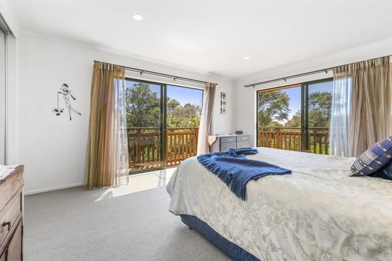 Photo of property in 9 Grovenor Drive, Orewa, 0931