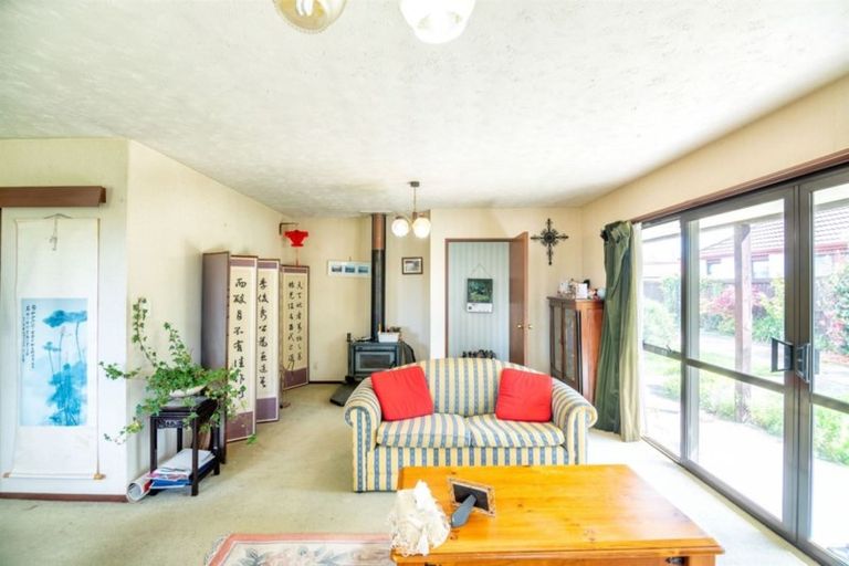 Photo of property in 41 Karnak Crescent, Russley, Christchurch, 8042