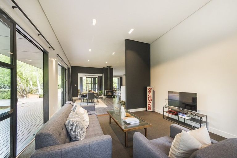 Photo of property in 334 Aokautere Drive, Aokautere, Palmerston North, 4471