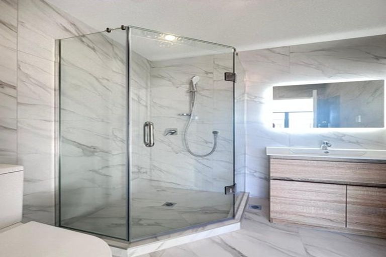 Photo of property in 2/103 Botany Road, Botany Downs, Auckland, 2010