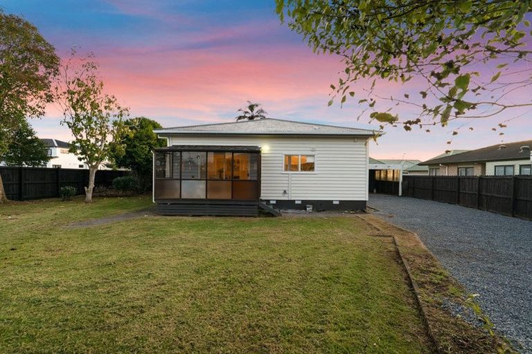 Photo of property in 76 Manuroa Road, Takanini, 2112