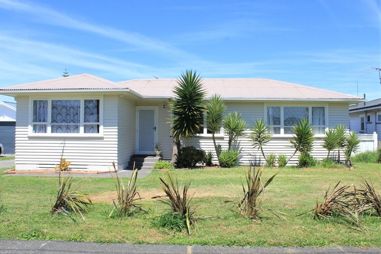 Photo of property in 27 Kara Street, Outer Kaiti, Gisborne, 4010