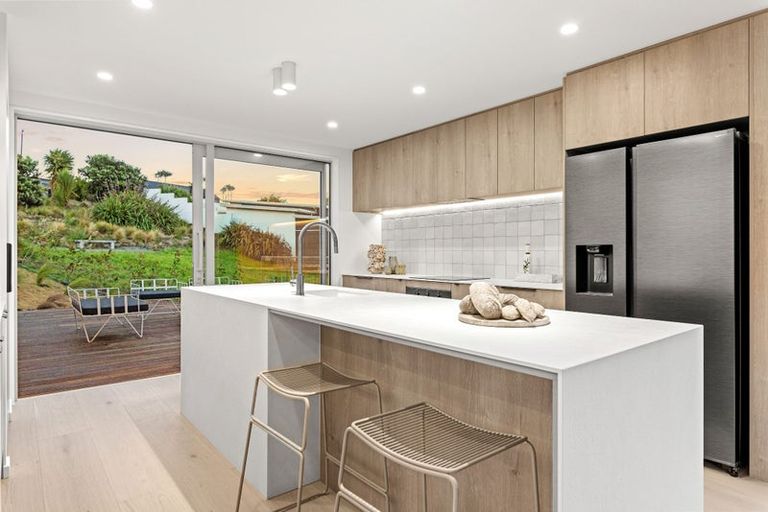 Photo of property in 1 Oxenhope Road, Richmond Hill, Christchurch, 8081