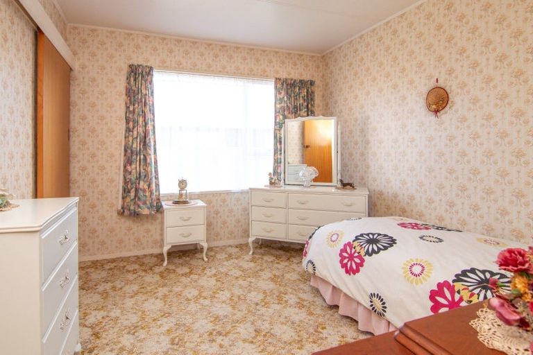 Photo of property in 28 Geraldine Crescent, Cloverlea, Palmerston North, 4412