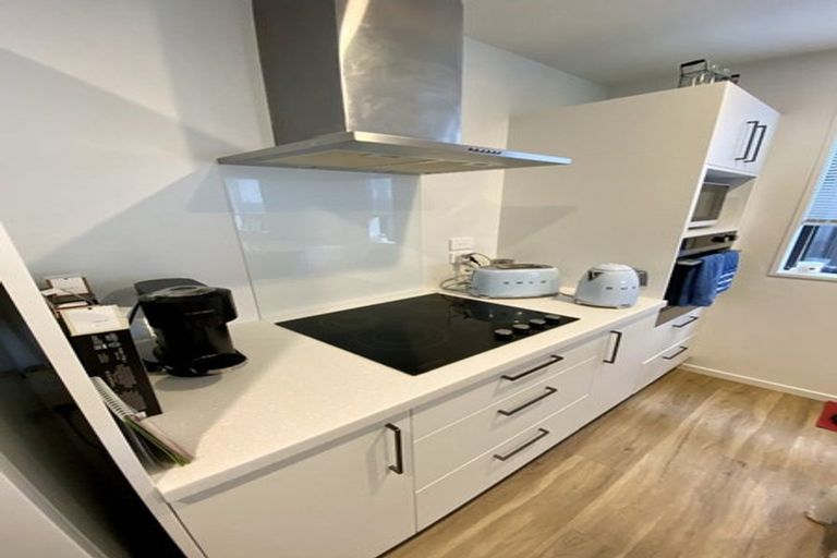 Photo of property in 17 Wheatsheaf Lane, Heathcote Valley, Christchurch, 8022