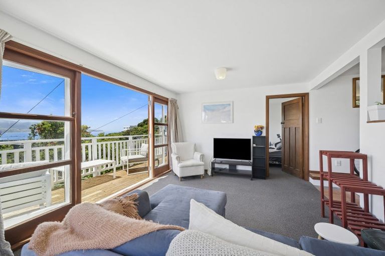 Photo of property in 49 Hungerford Road, Lyall Bay, Wellington, 6022