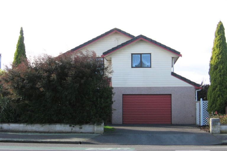 Photo of property in 73 Wood Street, Takaro, Palmerston North, 4410