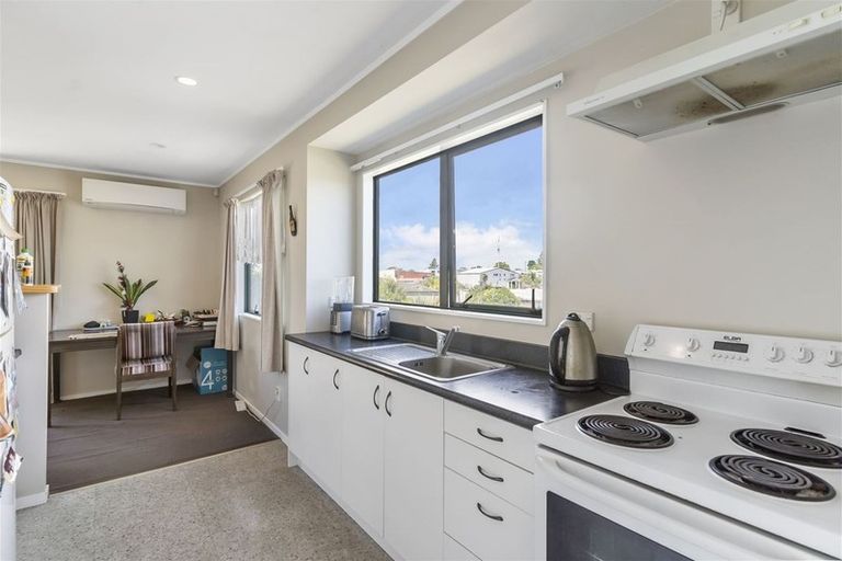 Photo of property in 5 Kinvig Place, Ranui, Auckland, 0612