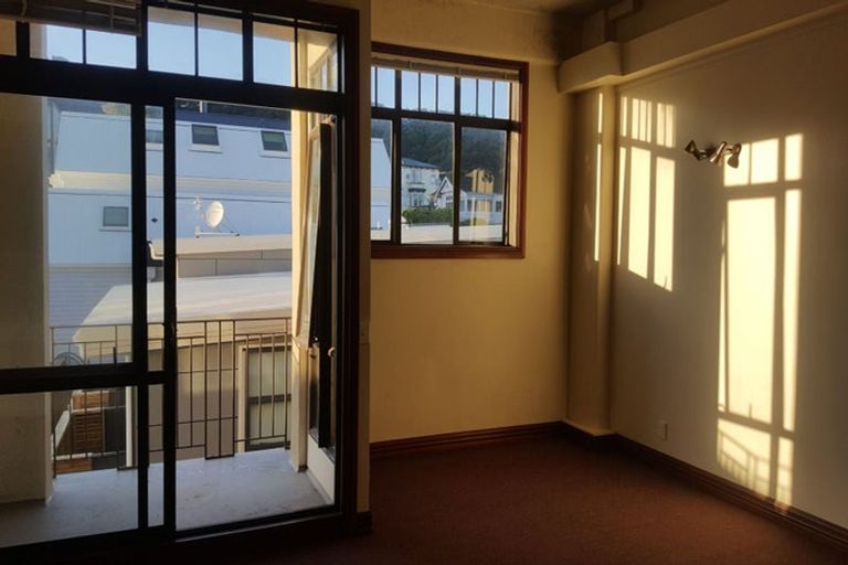 Photo of property in Pirie Street Townhouses, 28/35 Pirie Street, Mount Victoria, Wellington, 6011