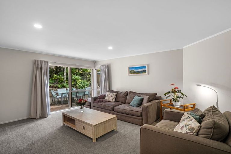 Photo of property in 46 Unsworth Drive, Unsworth Heights, Auckland, 0632