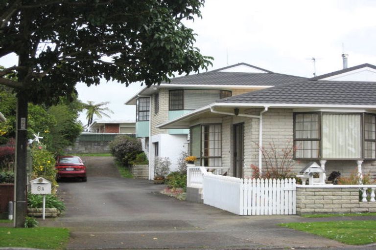 Photo of property in 1/5 Selwyn Street, Lower Vogeltown, New Plymouth, 4310