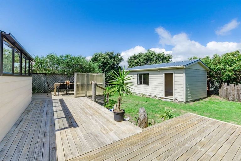 Photo of property in 128 Tutere Street, Waikanae Beach, Waikanae, 5036