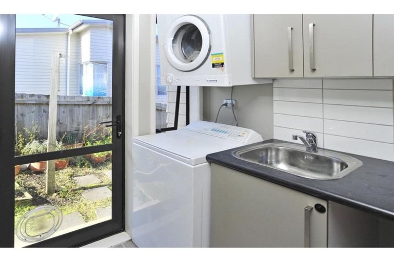 Photo of property in 28 Index Place, Manurewa, Auckland, 2105