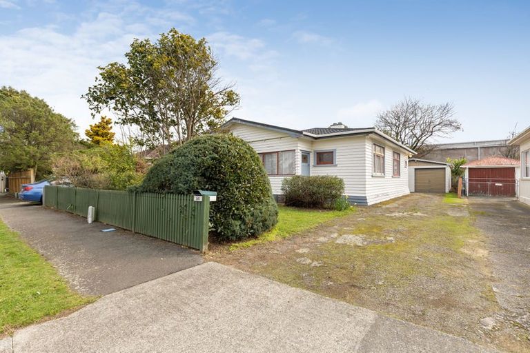 Photo of property in 54 Miro Street, Takaro, Palmerston North, 4410