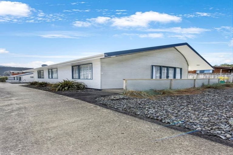 Photo of property in 3b Heather Place, Picton, 7220