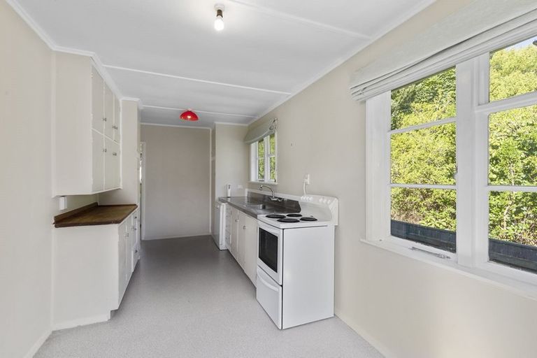 Photo of property in 24 Rainey Grove, Taita, Lower Hutt, 5011