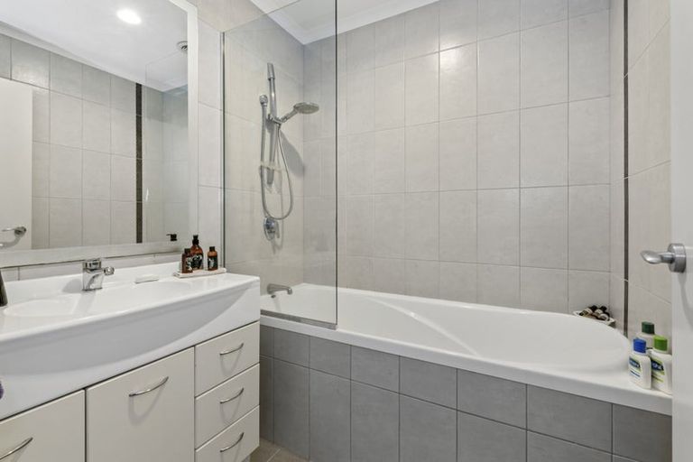 Photo of property in 9 Grovenor Drive, Orewa, 0931